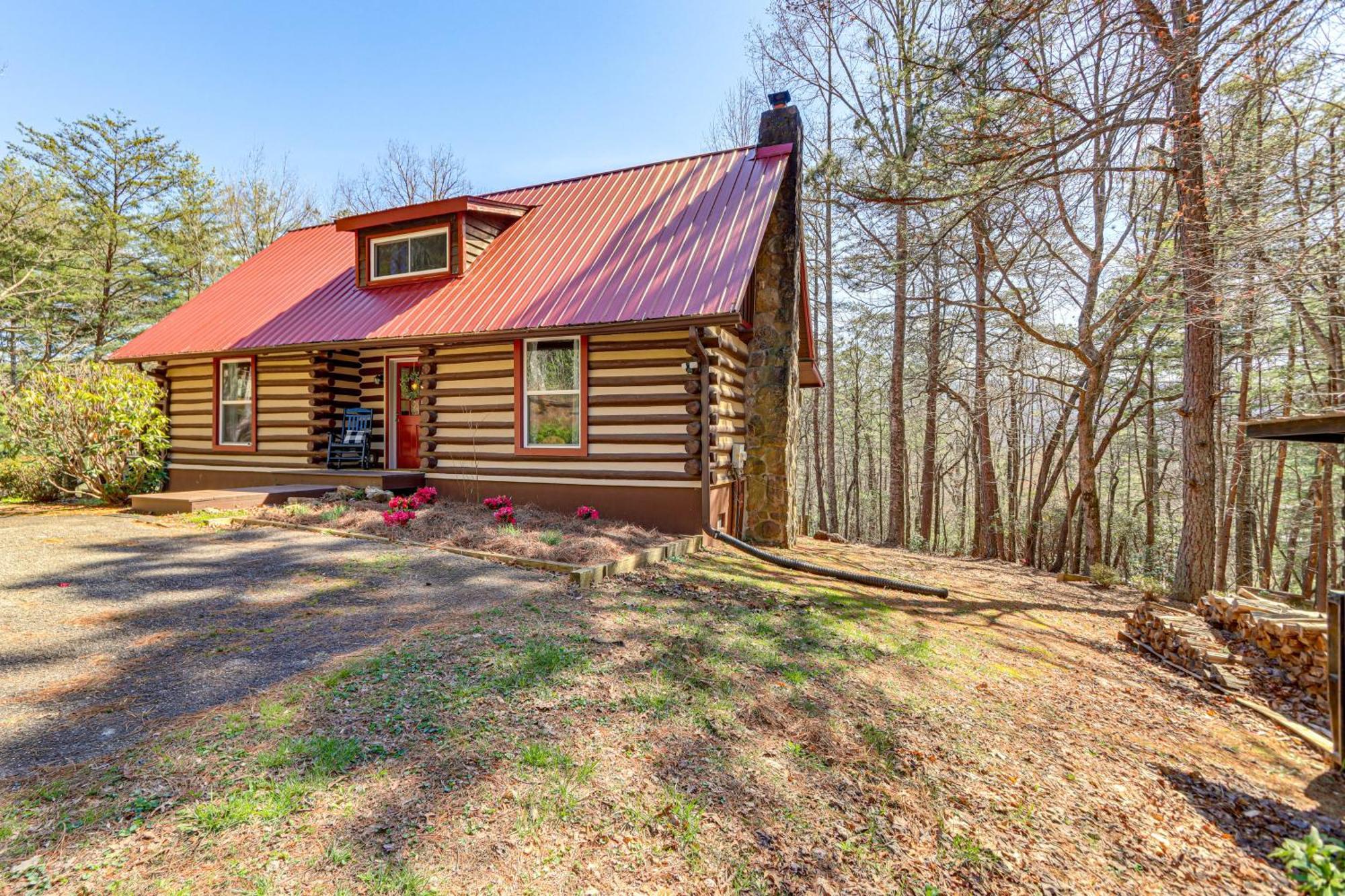Dog-Friendly Hiawassee Cabin With Decks And Fire Pit! ภายนอก รูปภาพ